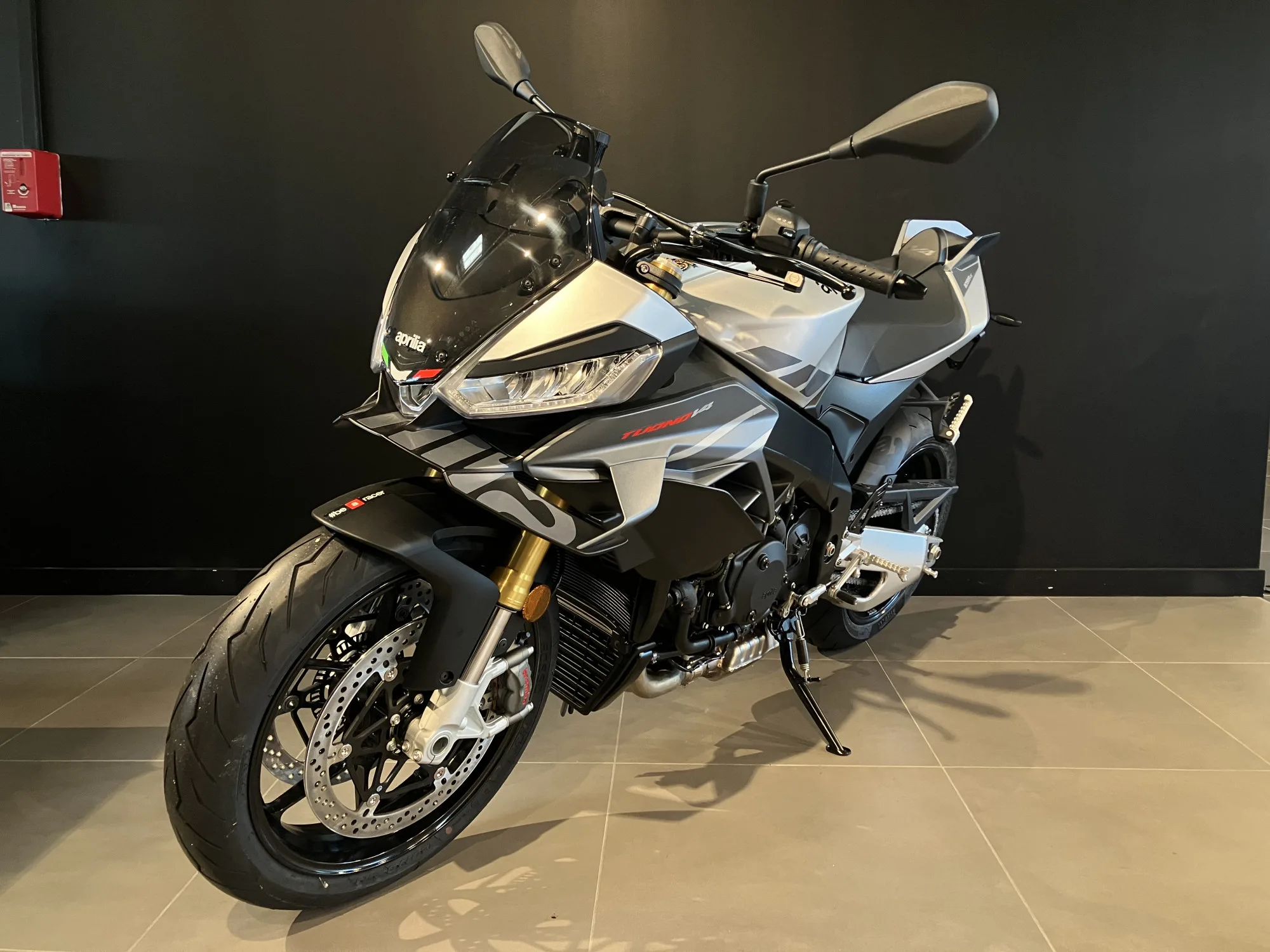 Aprilia Tuono V4 1100