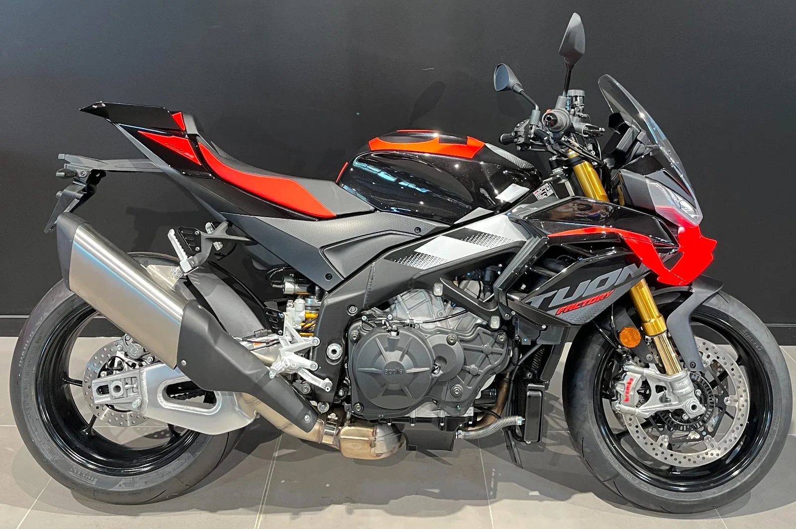Aprilia Tuono V4 Factory 1100