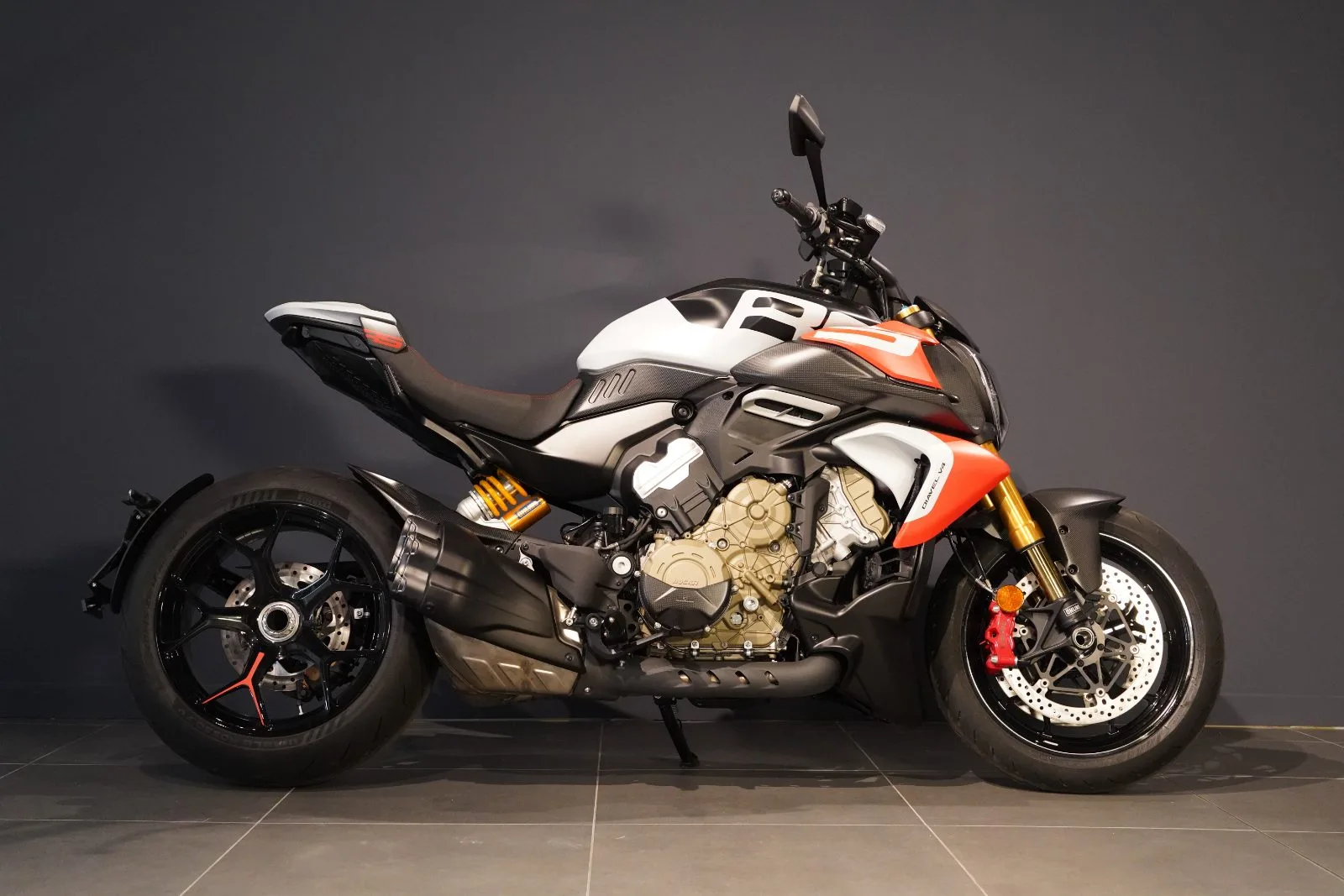 Ducati Diavel V4 RS Livery