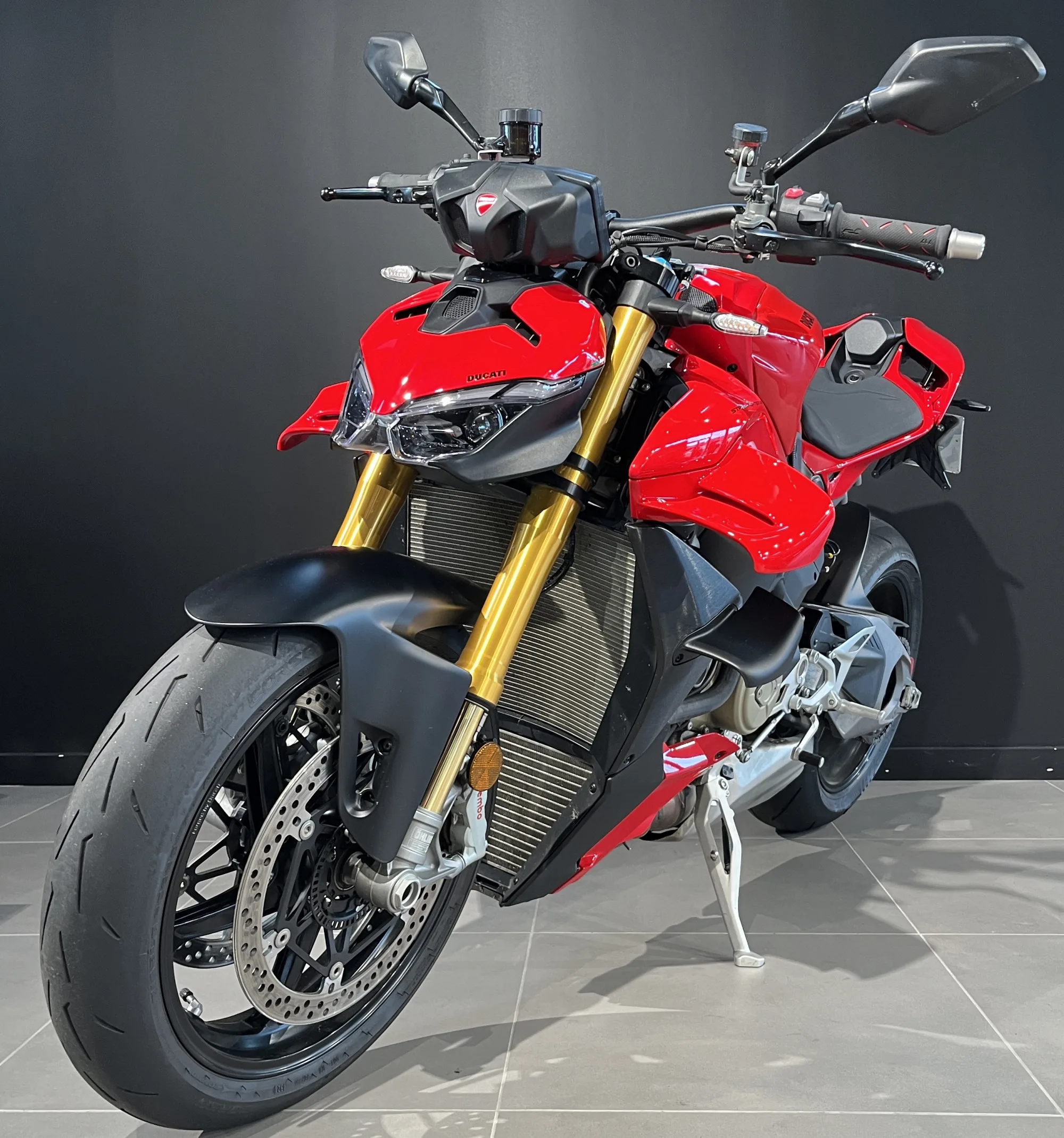 Ducati Streetfighter V4 S Red