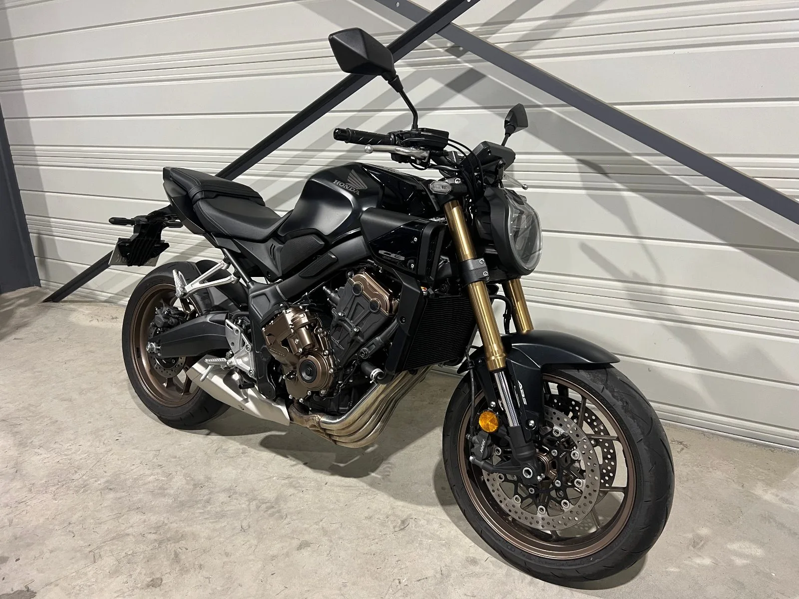 Honda CB650R E-Clutch