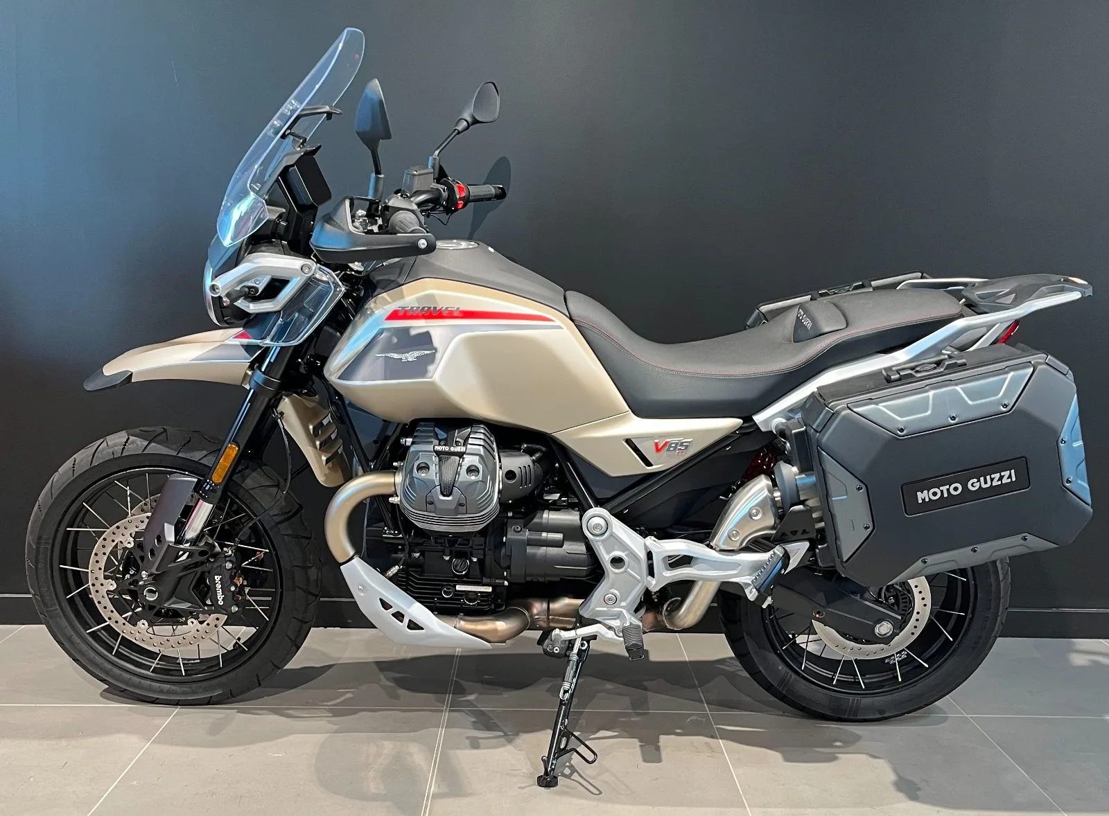 Honda V85 TT Travel d'occasion