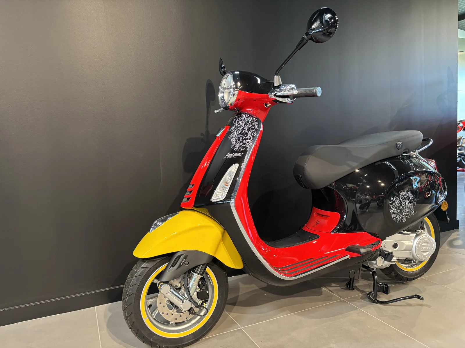 Vespa Primavera 50 4T Walt Disney